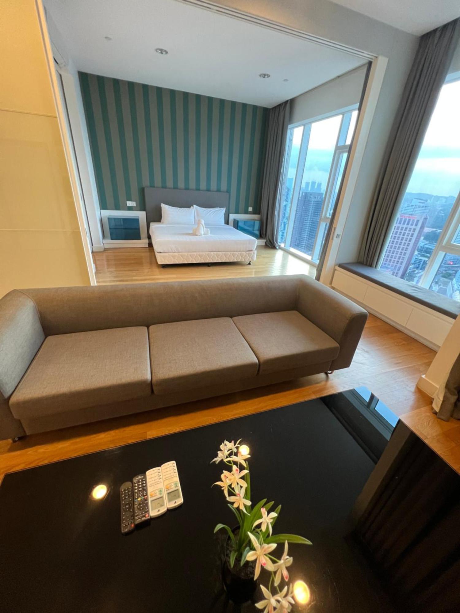 Platinum Suites Klcc Top 51 Kuala Lumpur Exterior photo